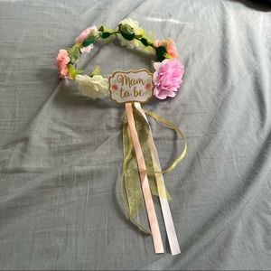 "Mom to be" floral head crown
